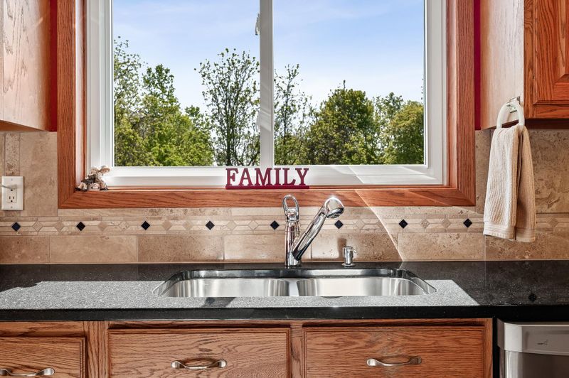 3896 Riverton Ave, Eagan, MN 55122