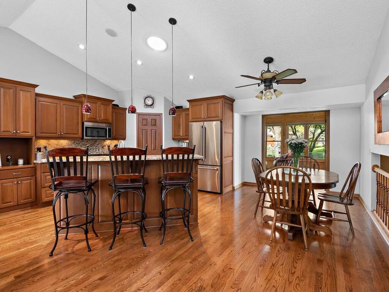 9135 Kingsview Ln N, Maple Grove, MN 55369