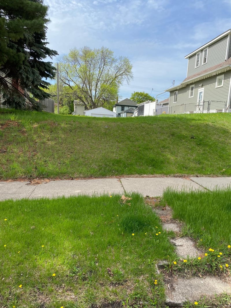 1066 Lafond Ave, Saint Paul, MN 55104