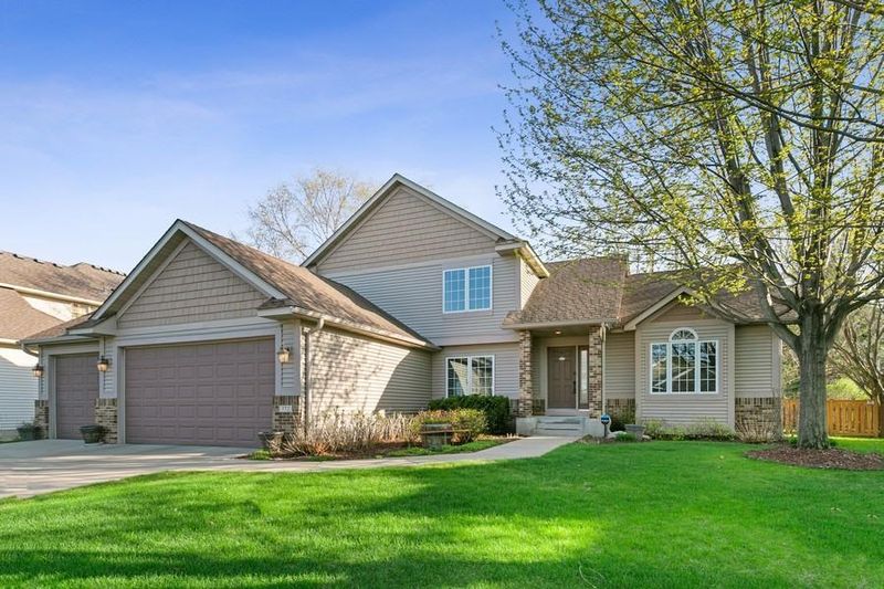 772 Heron Ave N, Oakdale, MN 55128
