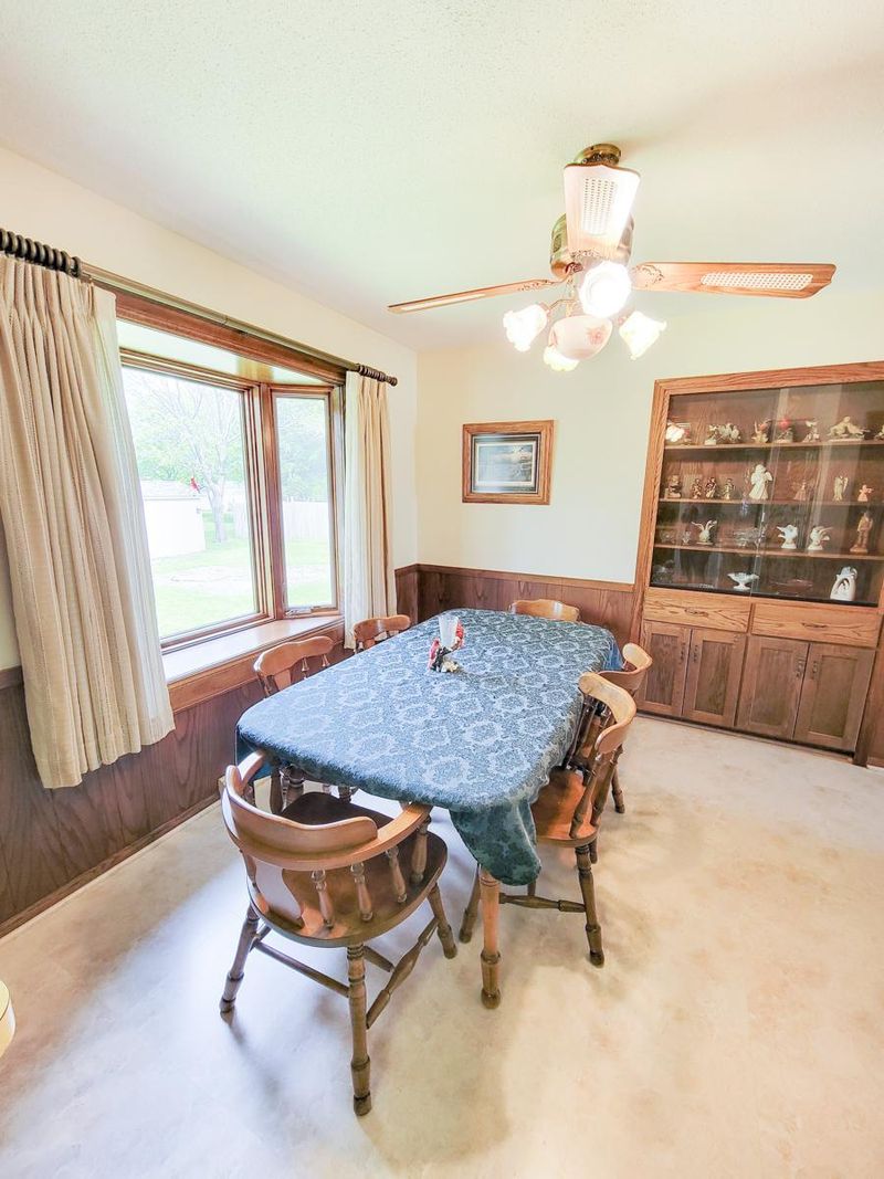 401 E Clinton St, Arlington, MN 55307