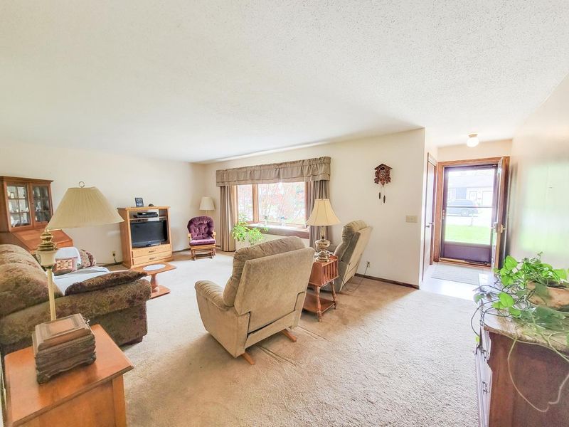 401 E Clinton St, Arlington, MN 55307