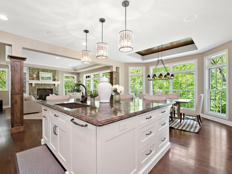 1516 Brightwood Dr, Wayzata, MN 55391