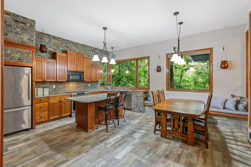19422 Whitetail Ln, Belle Plaine, MN 56011