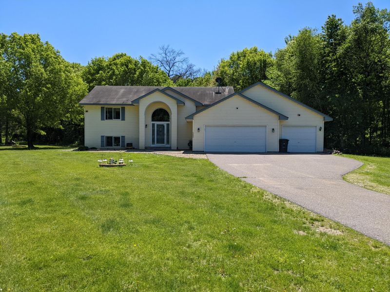 5685 411th St, North Branch, MN 55056