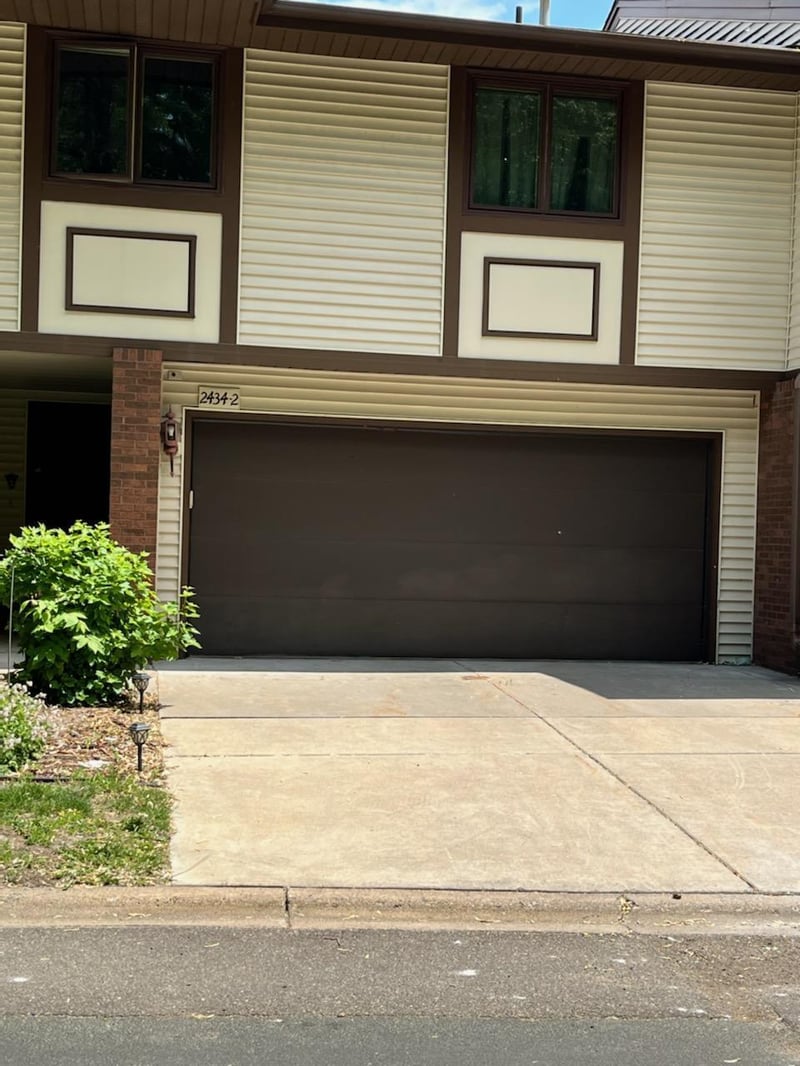 2434 County Road D W #2, Roseville, MN 55112