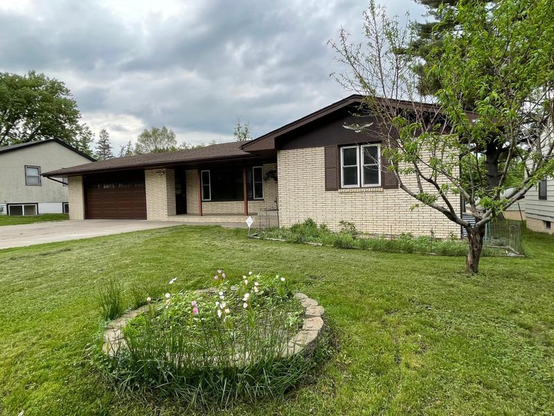 111 Orange Ave W, Saint Paul, MN 55117