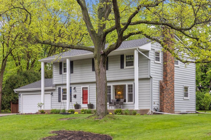 2390 Cavell Ave N, Golden Valley, MN 55427