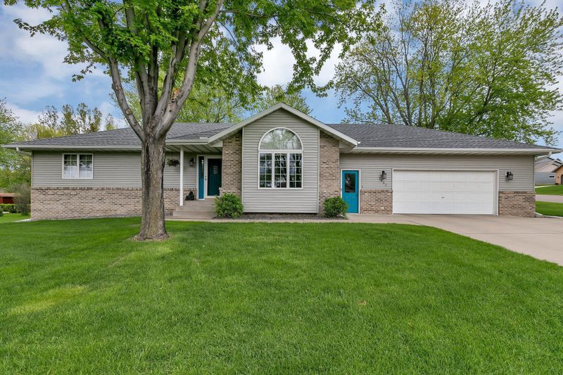 1962 E Highview Dr, Sauk Rapids, MN 56379
