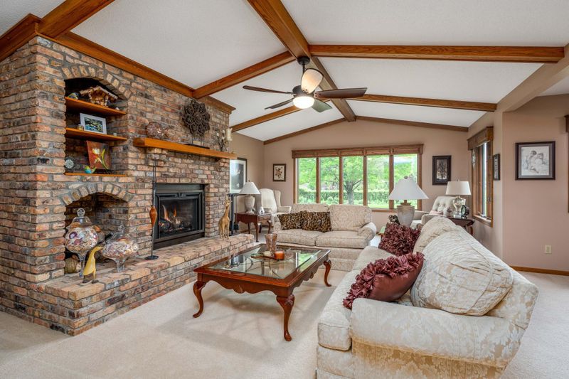 980 Olympic Hills Pl NE, Owatonna, MN 55060