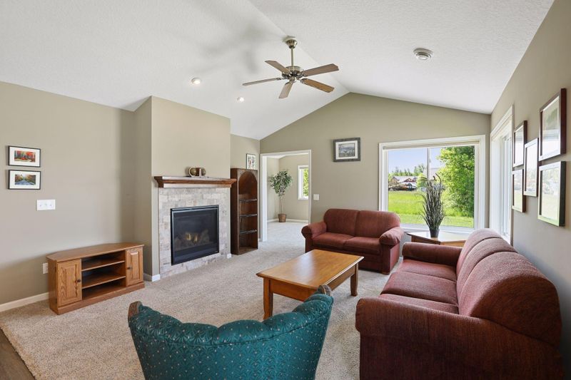 509 Taft Loop S, Cambridge, MN 55008