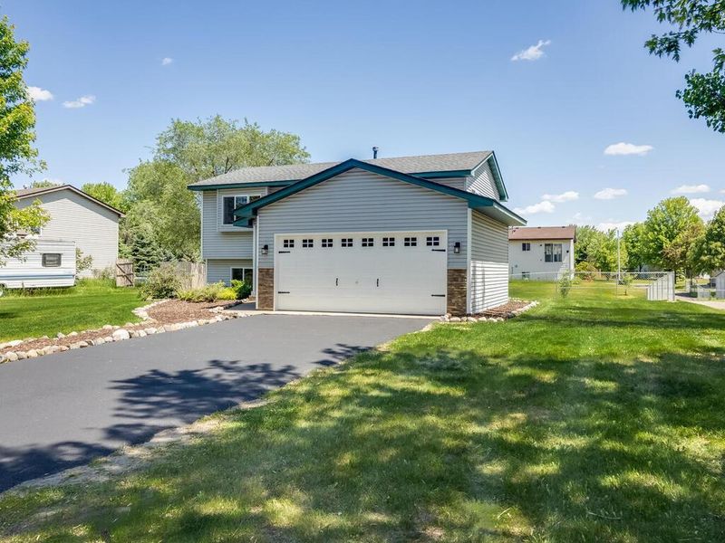 25835 11th St W, Zimmerman, MN 55398