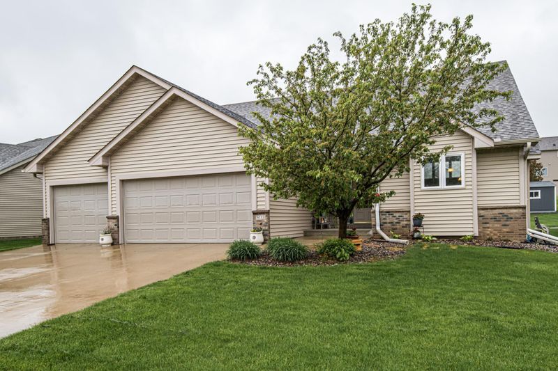 6133 Granite Dr NW, Rochester, MN 55901