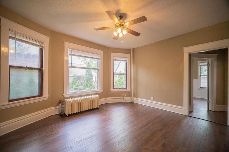 1009 Euclid St, Saint Paul, MN 55106
