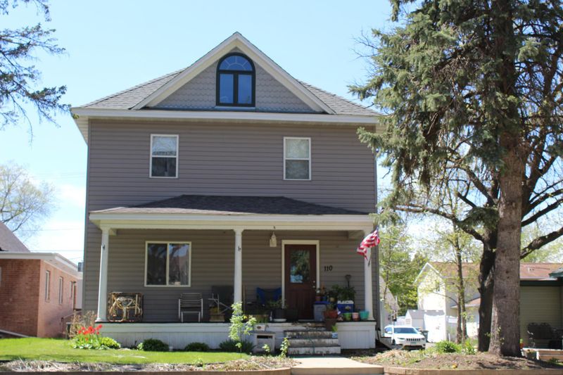 110 Maple Ave N, Annandale, MN 55302