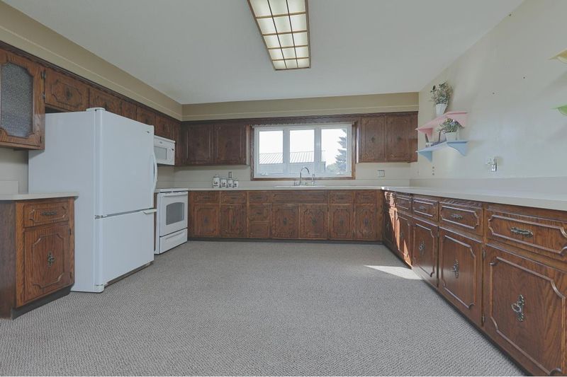 23374 Zion Ave, Winsted, MN 55395
