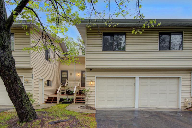 7107 Perry Pl N, Brooklyn Center, MN 55429