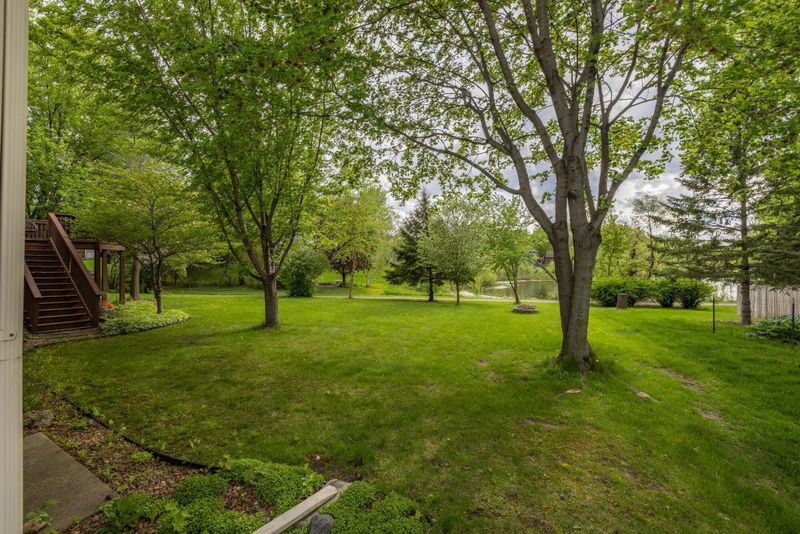 13928 Yosemite Cir, Savage, MN 55378