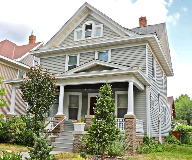 626 Aurora Ave, Saint Paul, MN 55104