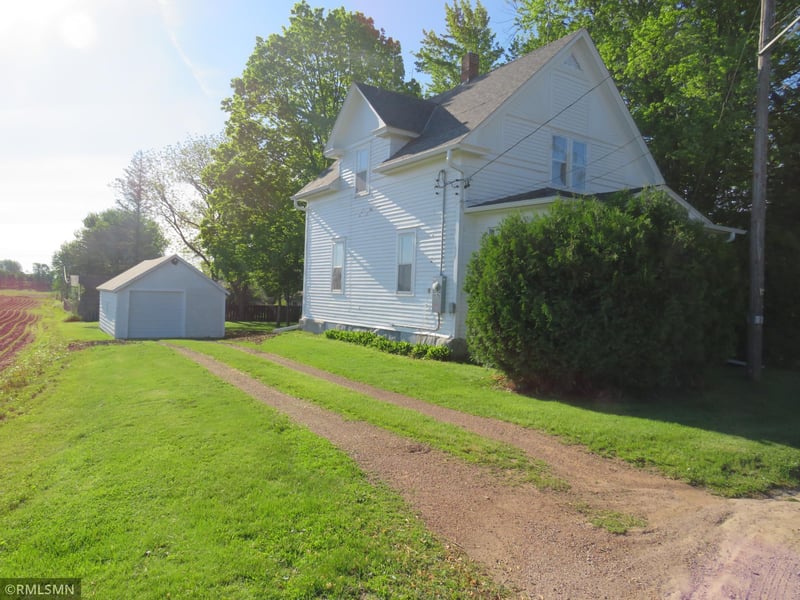 225 1st Ave NE, Plato, MN 55370