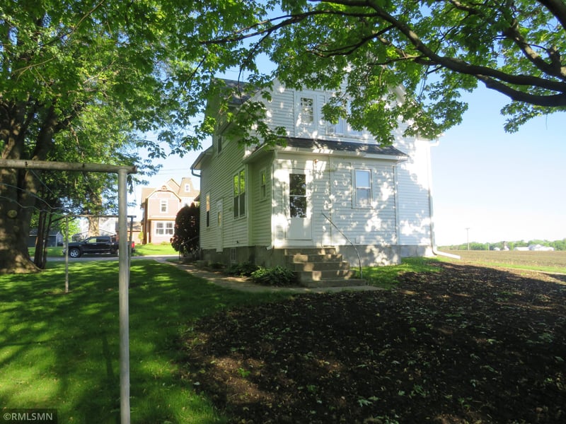 225 1st Ave NE, Plato, MN 55370