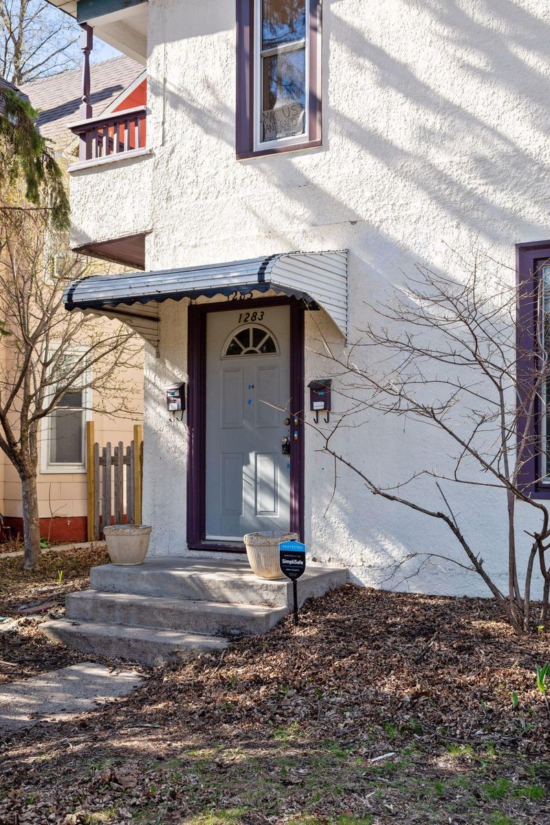 1283 Thomas Ave, Saint Paul, MN 55104
