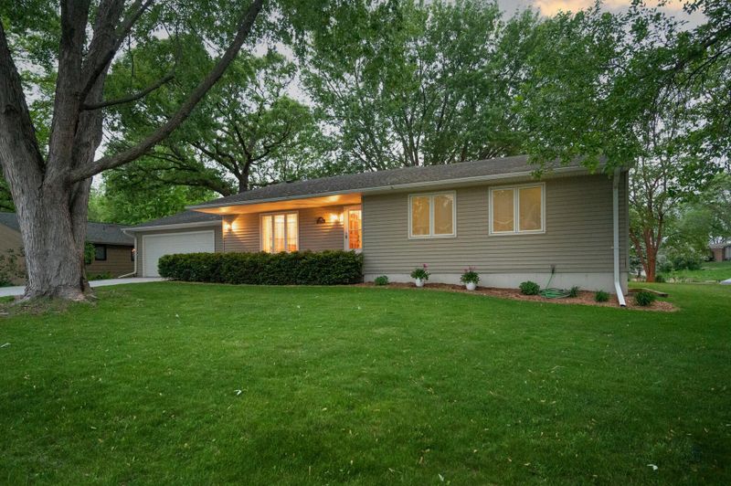 4415 Robin Ave N, Robbinsdale, MN 55422