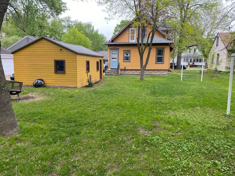 910 3rd St SE, Willmar, MN 56201