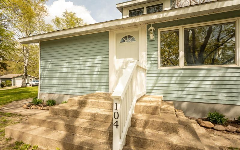 104 N Oak St, Alexandria, MN 56308