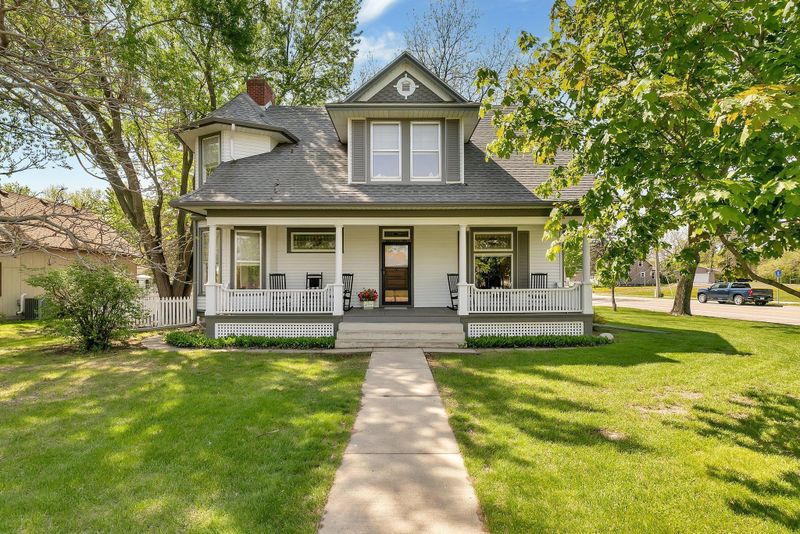 171 Harrison St W, Annandale, MN 55302
