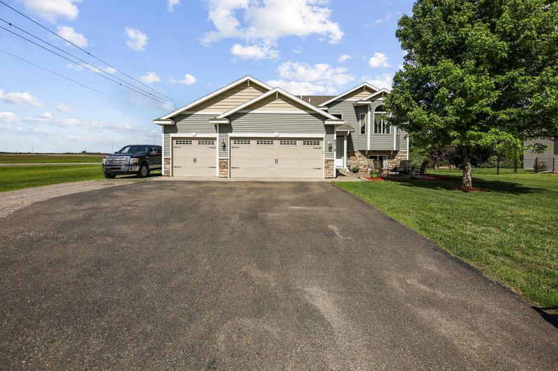 8519 Eisele Ave NE, Monticello, MN 55362