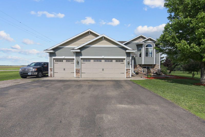 8519 Eisele Ave NE, Monticello, MN 55362