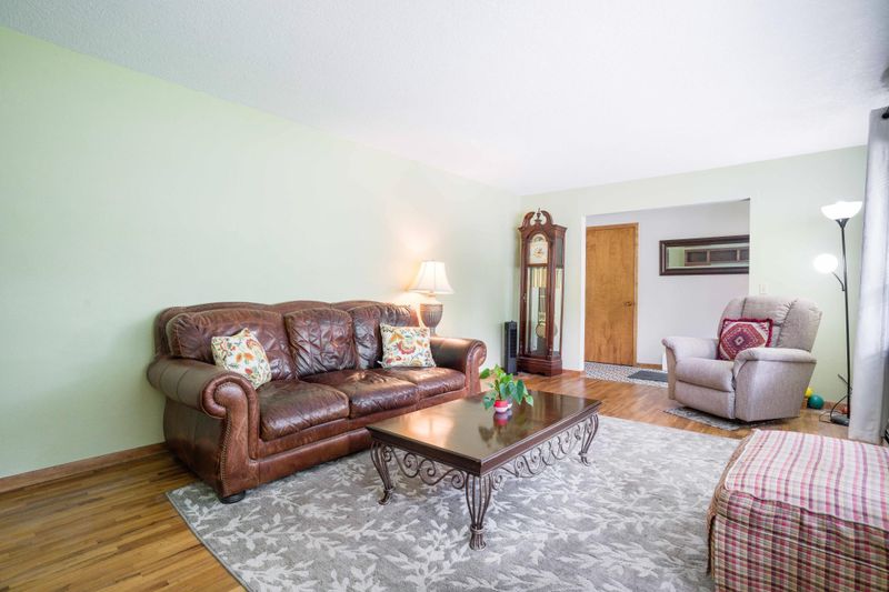 1230 N Burlington Ave, Fergus Falls, MN 56537