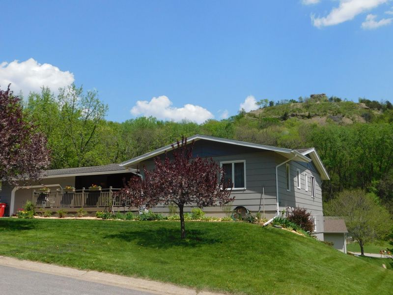 1046 Glen Echo Ln, Winona, MN 55987
