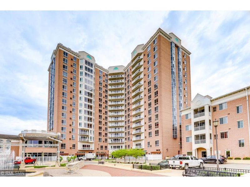 6600 Lyndale Ave S #802, Minneapolis, MN 55423