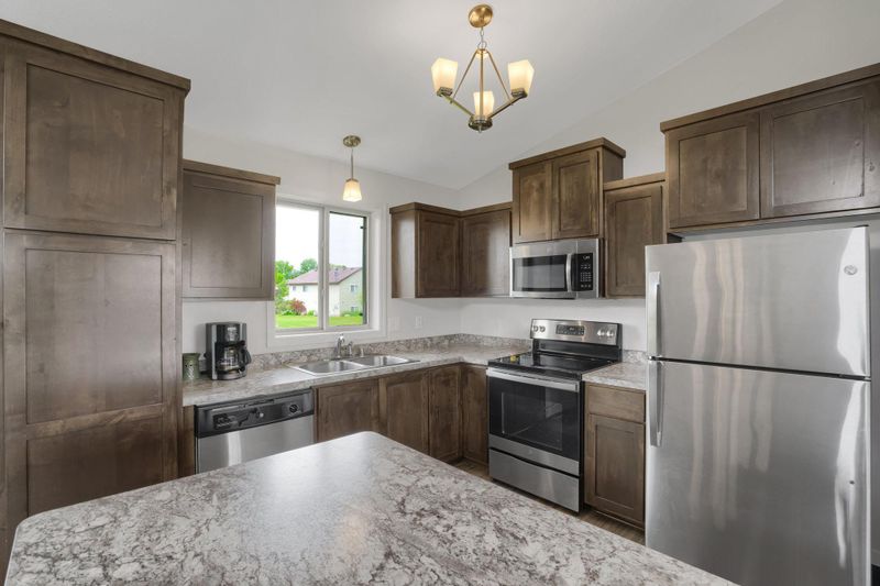 709 Bluebird St, Mora, MN 55051