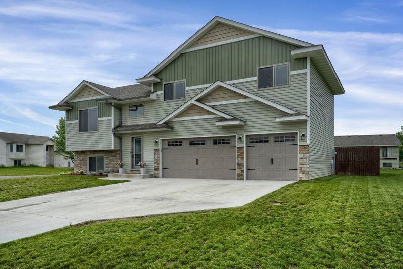 709 Bluebird St, Mora, MN 55051