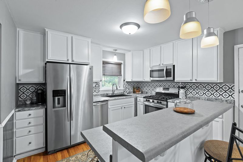 3114 6th Ave, Anoka, MN 55303