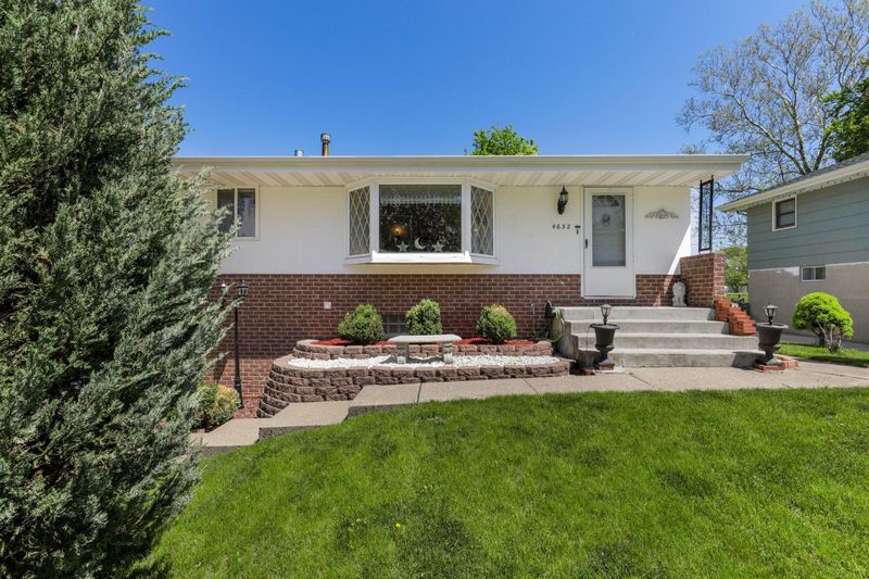 4632 Rhode Island Ave N, New Hope, MN 55428