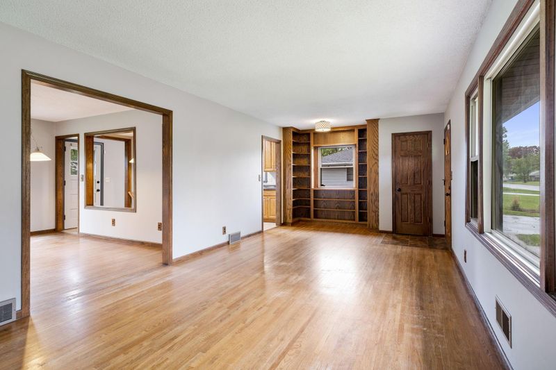 9007 16th Ave S, Bloomington, MN 55425