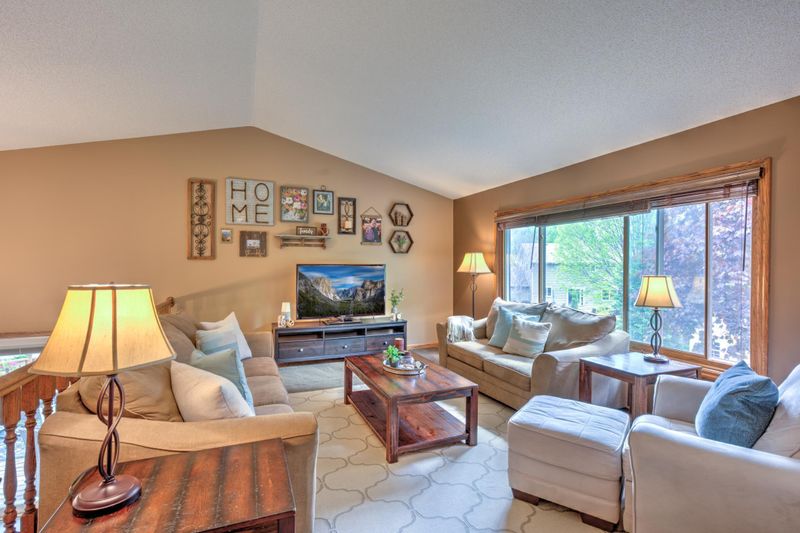 4635 Fairway Hills Dr, Eagan, MN 55123