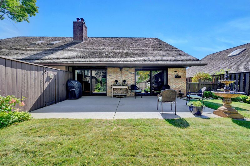 17830 Comstock Rd, Wayzata, MN 55391
