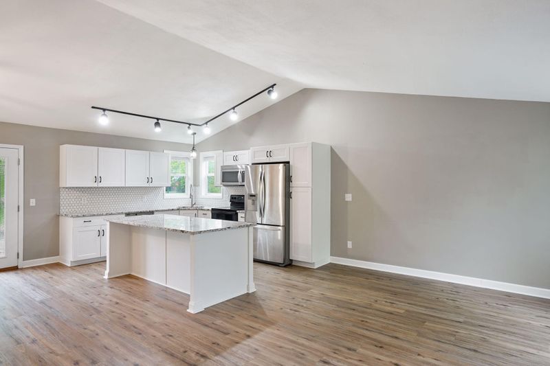 2171 Mathias Rd, Shakopee, MN 55379