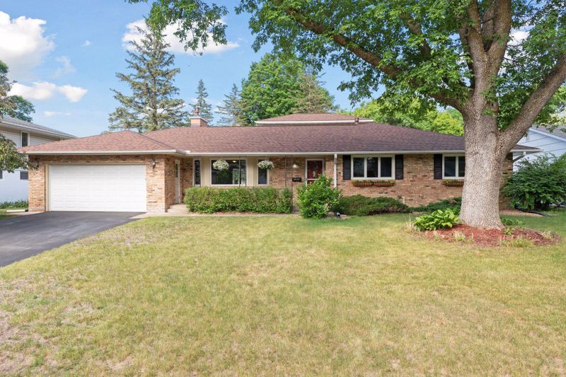 7300 W Shore Dr, Edina, MN 55435