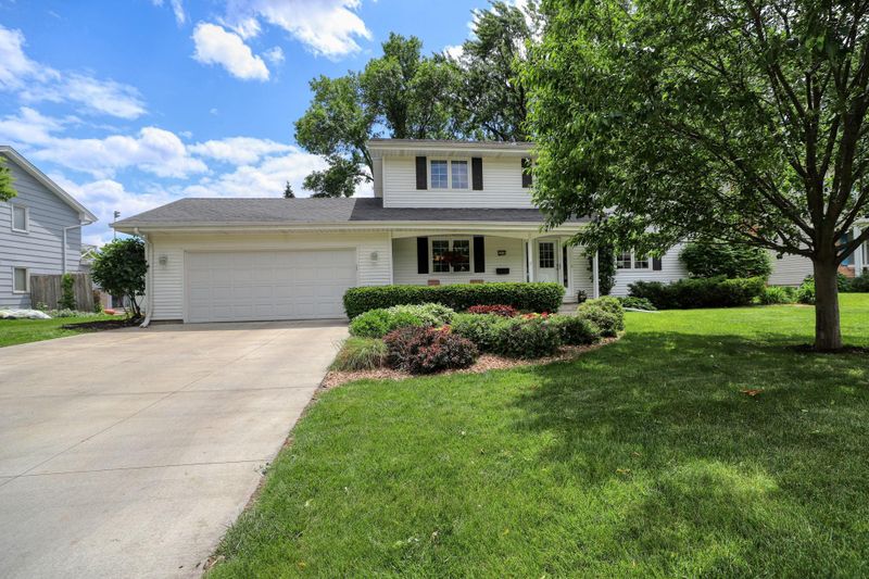 3516 Skycroft Dr, Saint Anthony, MN 55418