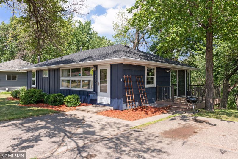 8407 Penn Ave S, Bloomington, MN 55431