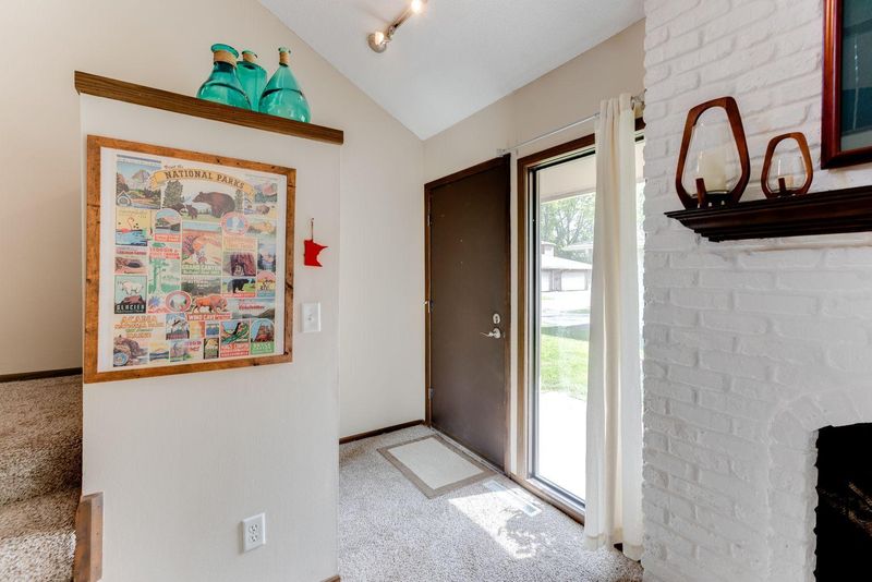 2315 English Cir, Golden Valley, MN 55427