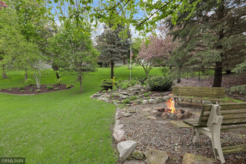 16122 Huron Cir, Lakeville, MN 55044