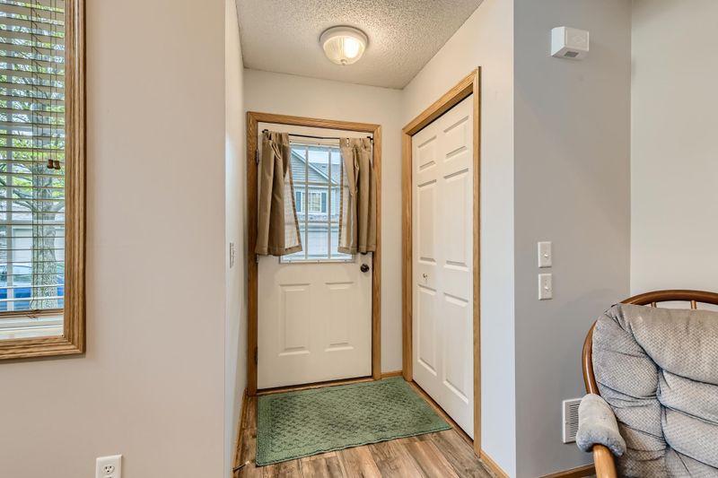 383 Arrowhead Dr, Lino Lakes, MN 55014