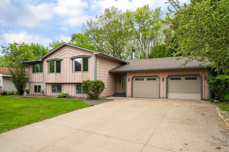 11947 101st Ave N, Maple Grove, MN 55369